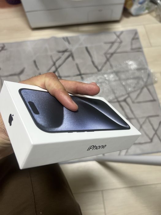 Продам айфон 15 про 128