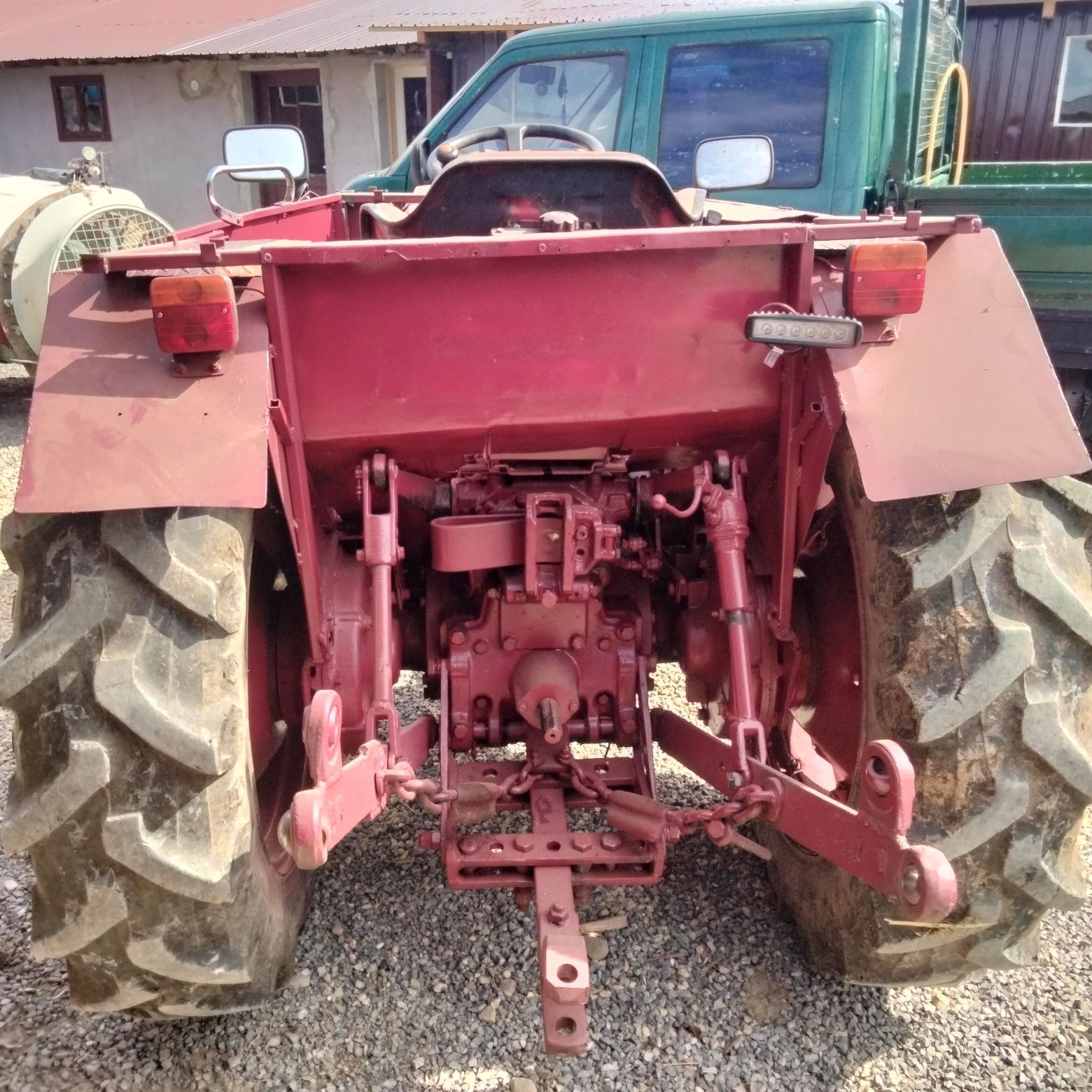 Vând tractor UTB 445