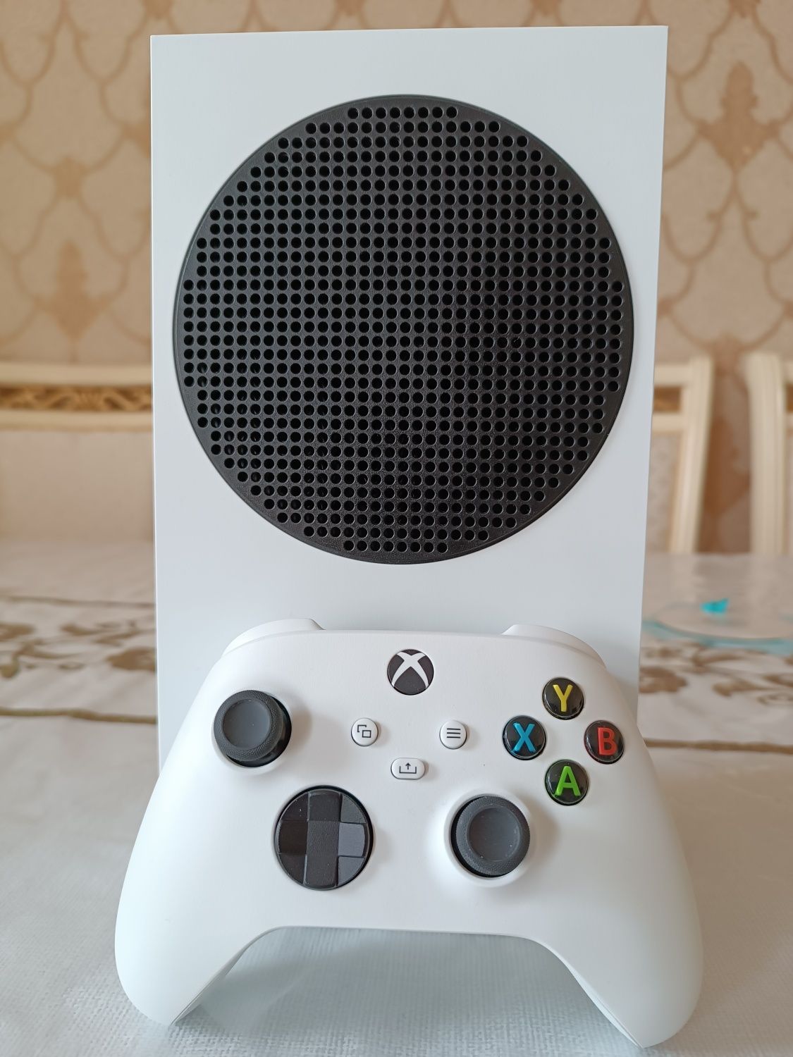Xbox Series S + Док станция 2 батарейки Mortal Combat 11