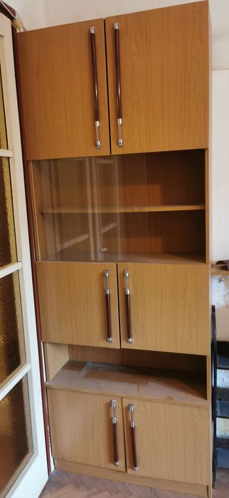 ПОДАРЯВАМ Секция с гардероби