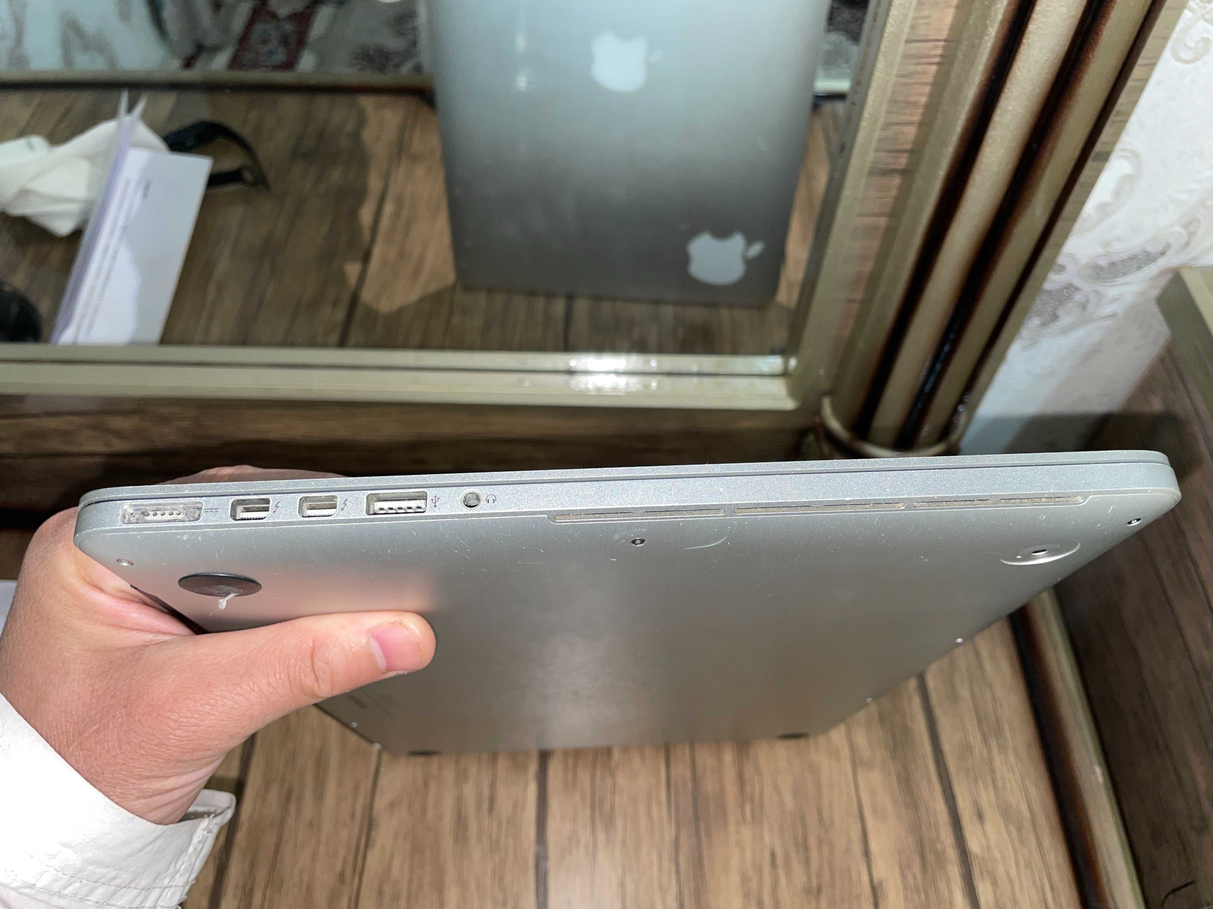 Macbook Pro [15 inch mid] 2014 mid