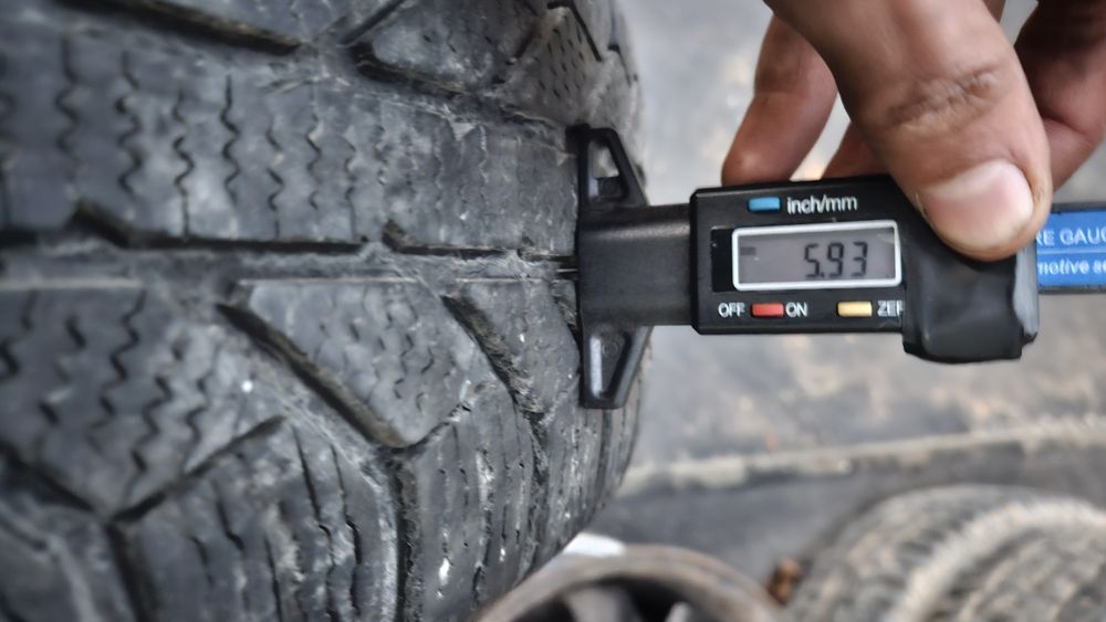 2бр гуми 195 65 15 семперит