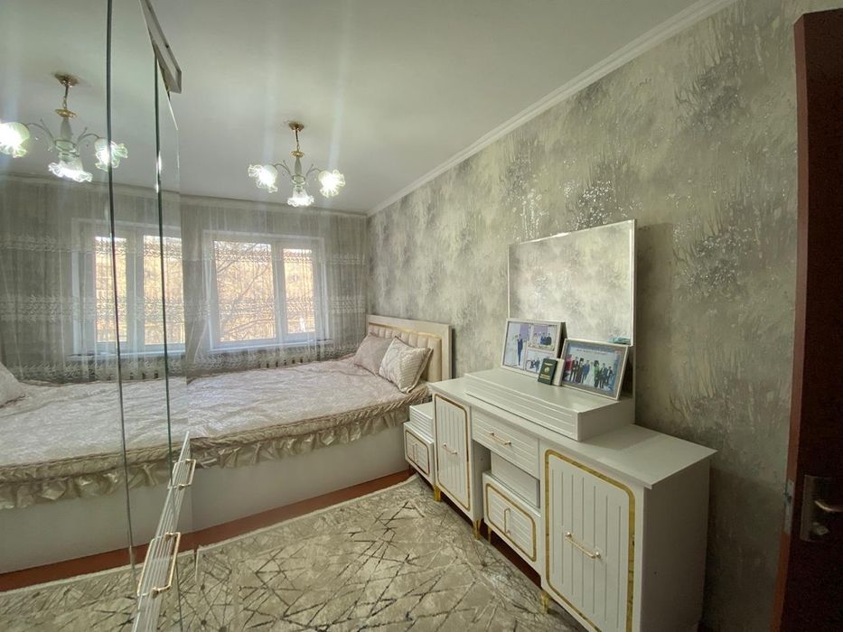 Продам спальный кровать пуфик шкаф с матросом если хотите