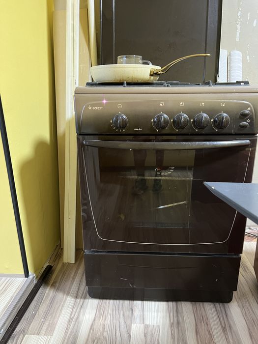 Продам газ плиту «Gefest” 55000 тн