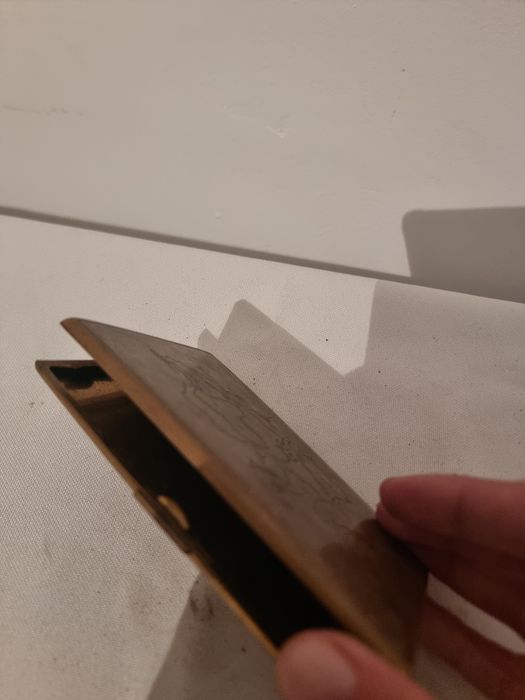 Tabacheră vintage metalică cu hartă gravată – colecție