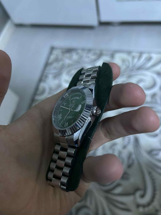 Rolex date just чисто нов