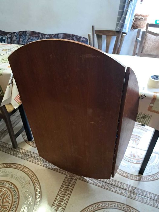 Дървена Маса от естествен материал