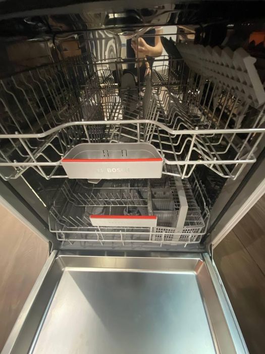 Продаю посудомоечную машину