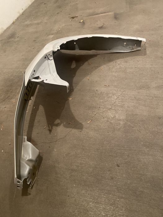 Калник за Tesla Y