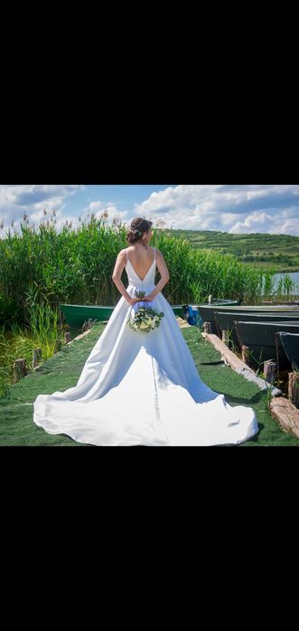 Vand rochie de mireasa Rosa Clara model Traza Luna Novias