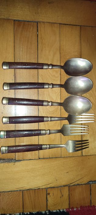 3 linguri bronz+3 furculite bronz-50 lei toate