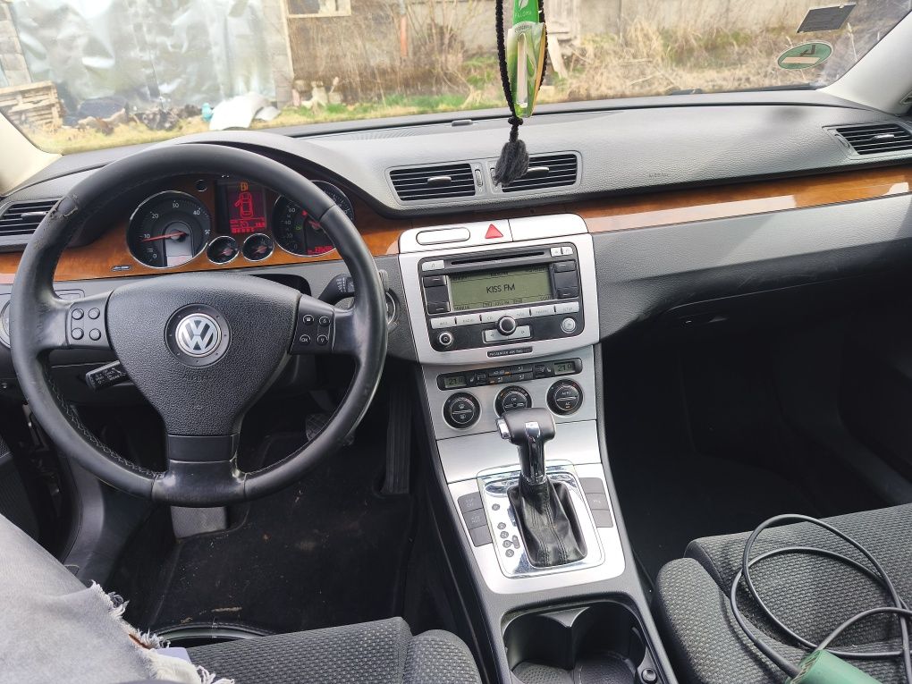 Piese dezmembrez Volkswagen Passat B6 2.0 tdi 140 cp BMP culoare LC8Z