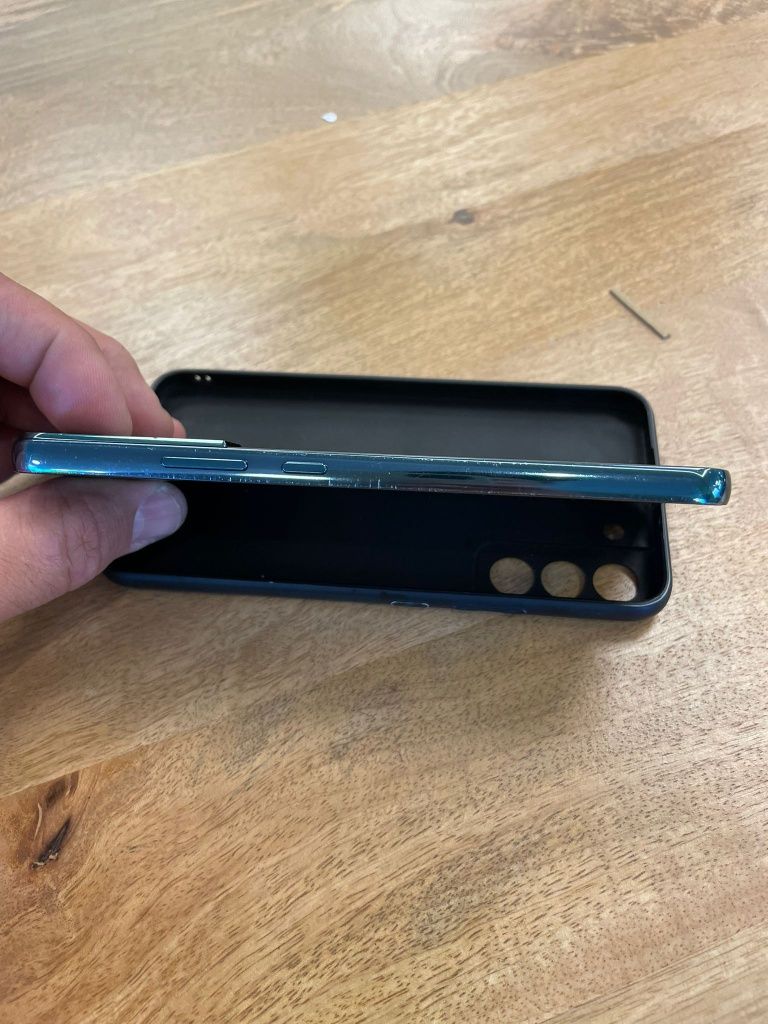 Samsung s22 plus rama zgâriata