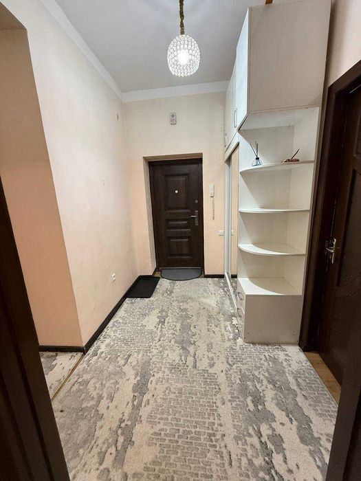 Макро, ул. Махтумкули
3/6/7
Площадь: 78 м² (кирпичный дом)