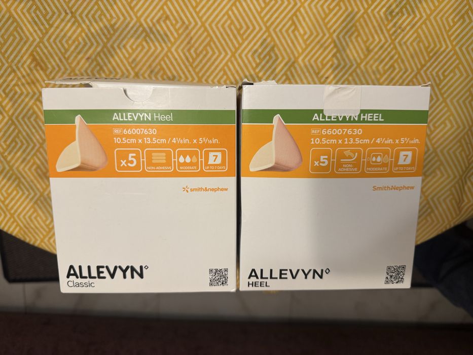 Незалепваща превръзка Allevyn Heel 10,5x13,5