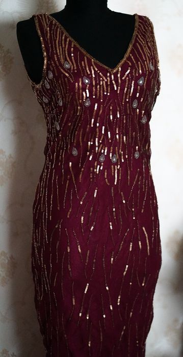 Rochie de seara vișinie cu strasuri , pietre