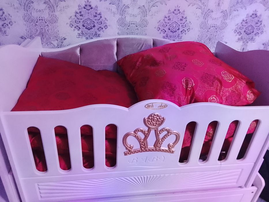 Детский кровать сотилади