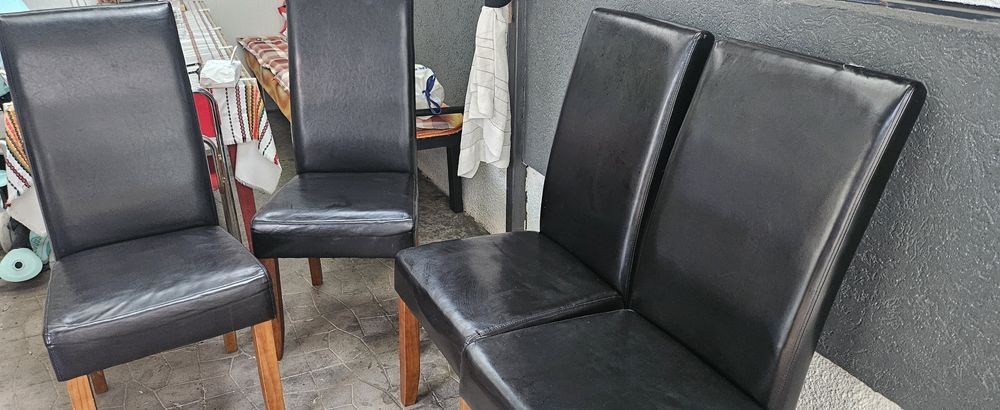 Продавам 4 броя трапезни столове,