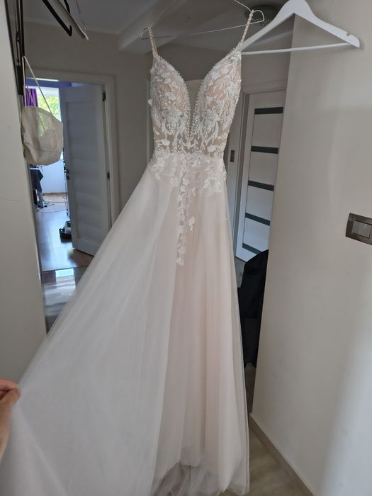 Vând rochie de mireasă