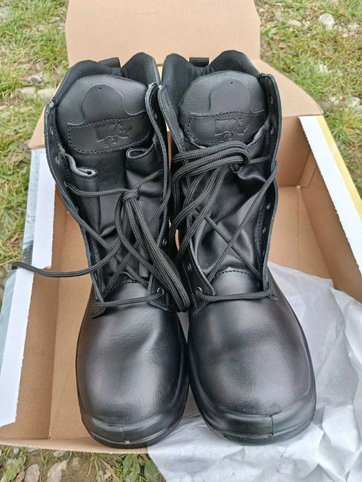 Ghete noi din piele naturala moale talpa antiderapanta Nr 42