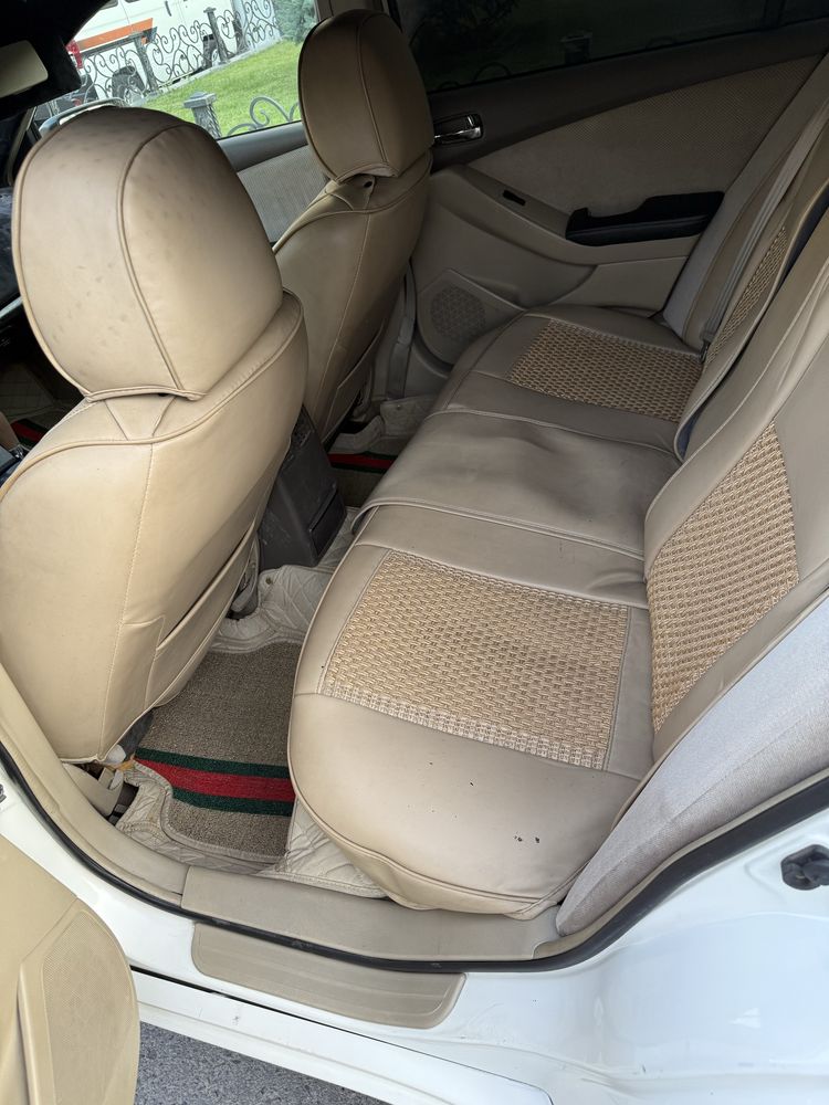 Nissan altima sotiladi