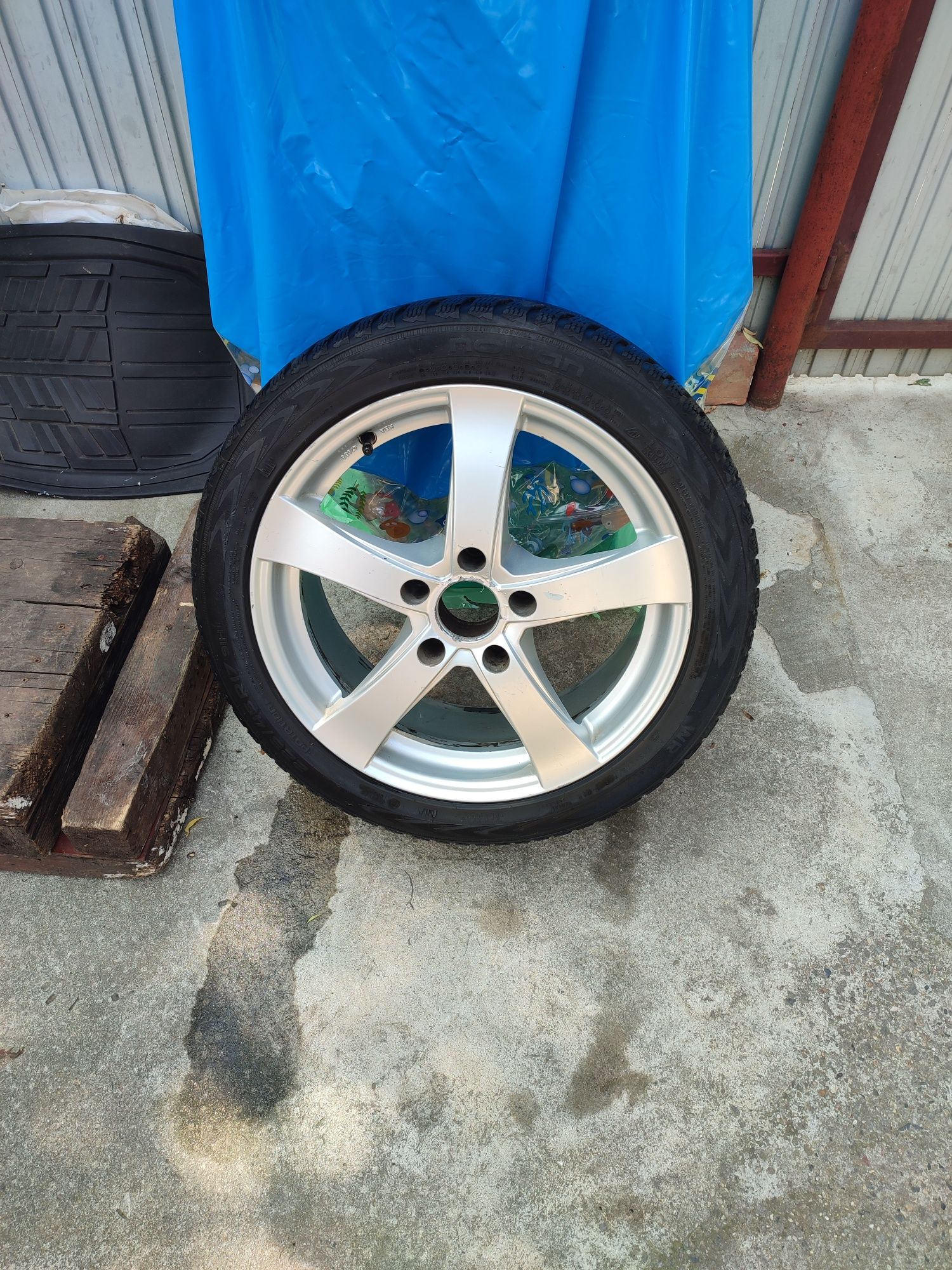 Jante Dezent R17 roți complete cu anvelope iarna bmw 5x120