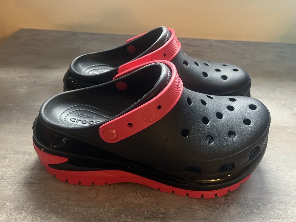 Papuci Crocs , noi