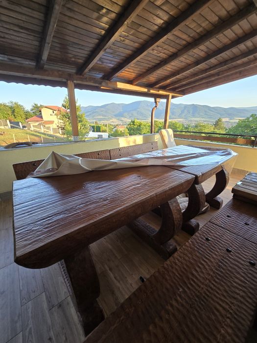 Ръчно изработени маси и пейки масив