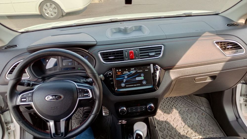 Электромобиль JAC iev 7 S запас хода 350 тали