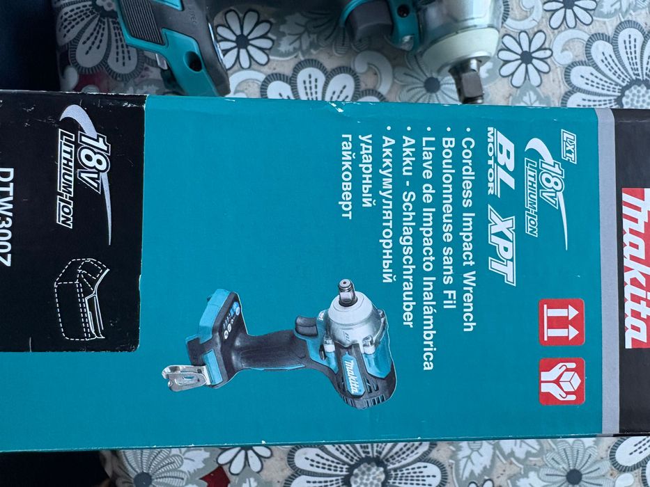 Макита Гайковерт DTW 300