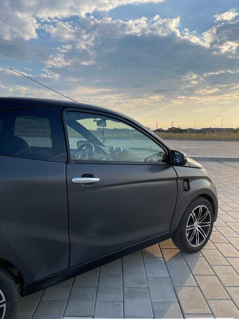 Pret redus Aixam e-Coupe 2020 electrica se poate conduce de la 16 ani