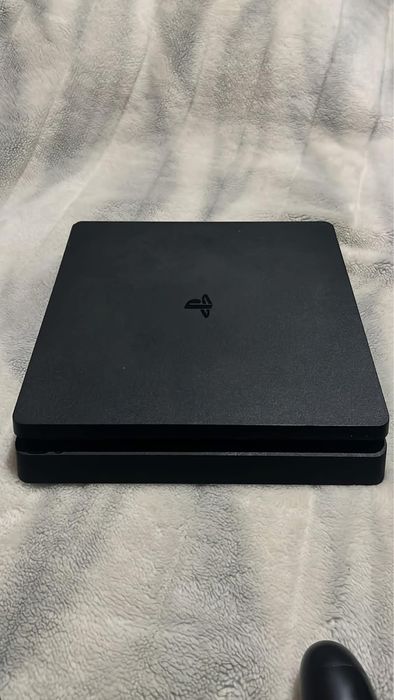PlayStation 4 +4 Controllere
