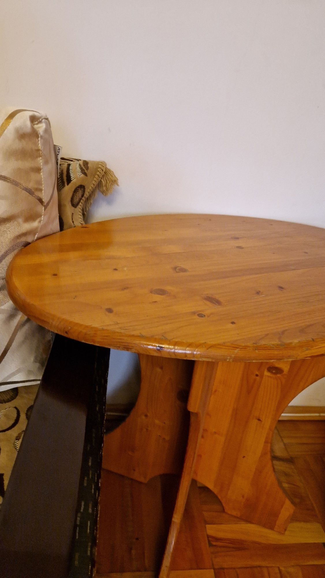 Masa din lemn cu picior