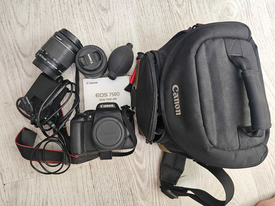 Фотоапарат Canon EOS 750D – пълен комплект с 2 обектива и аксесоари