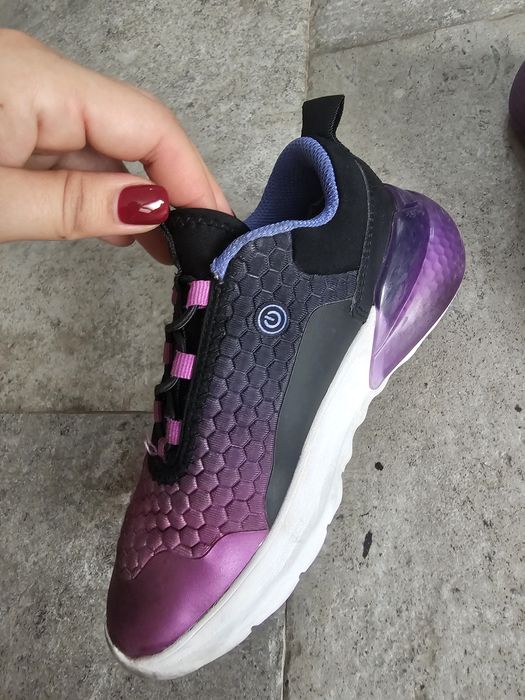 Продавам детски маратонки GEOX