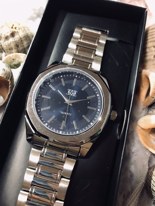 Чисто нов часовник Quartz
