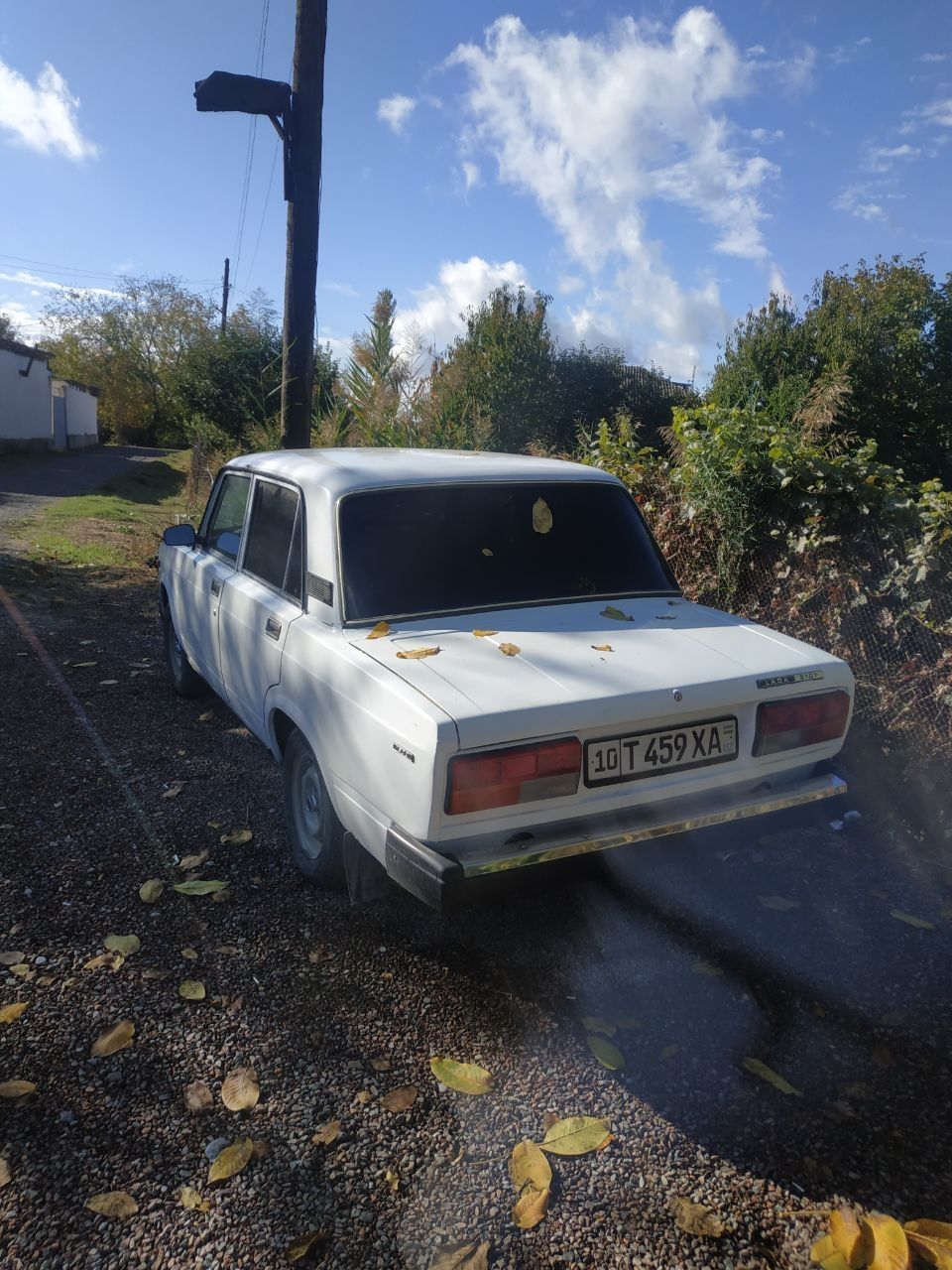 Vaz 2107 sotiladi