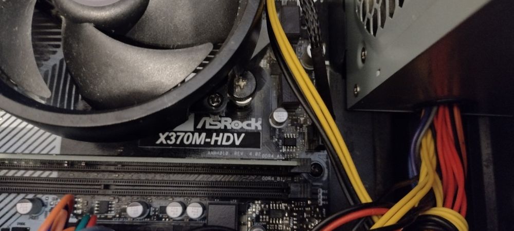 KIT Ryzen 5, 8 Gb DDR4 + SSD 240 GB.