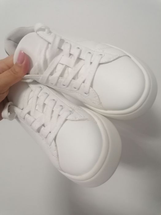 Adidasi Zara numărul 33