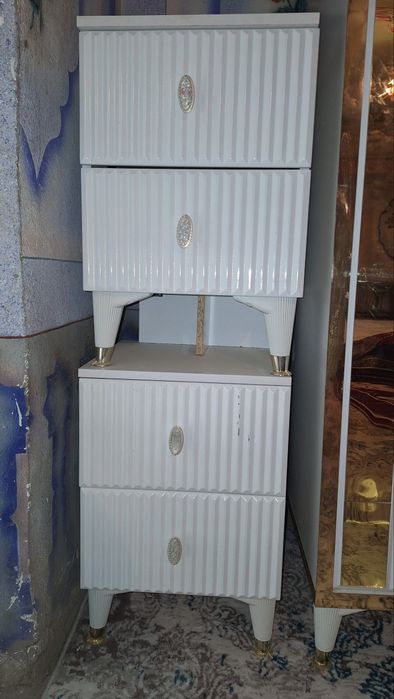 Мебель сотилати, аъло ҳолатда