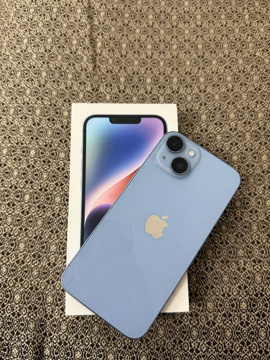 Айфон 14, в синем цвете