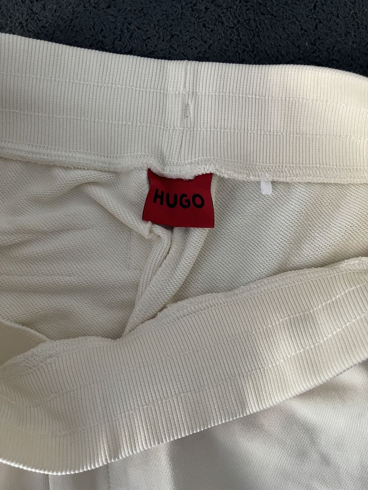 Pantaloni de trening Hugo Darpaccio Crem