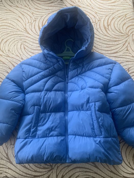 Geaca iarna super matlasata Benetton NOUA marime 130/134 cm