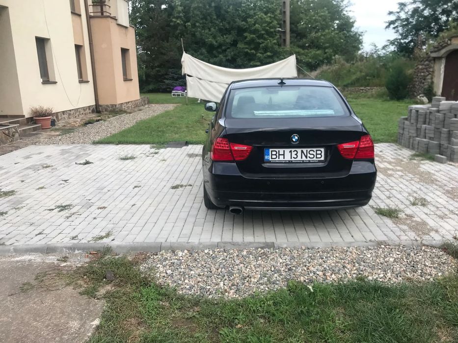 BMW Seria 3 Autoturismul este intretinut foarte bine.