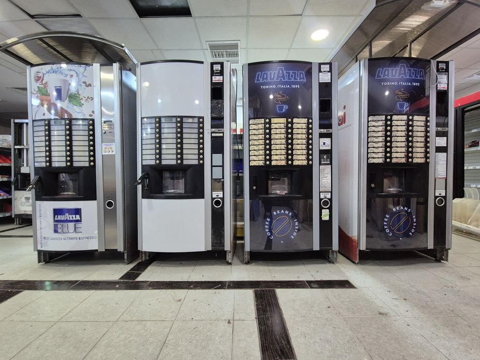 Вендинг машини Зануси Зенит капсули Лаваца и зърна