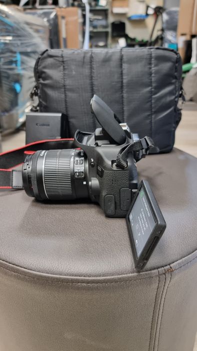 Amanet F28:  Aparat foto Canon EOS 750D