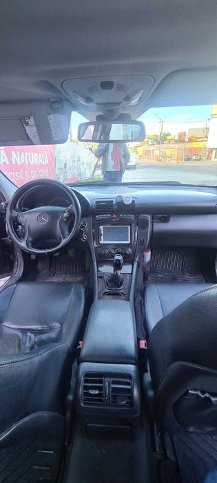 Vand Mercedes c class 4000 lei