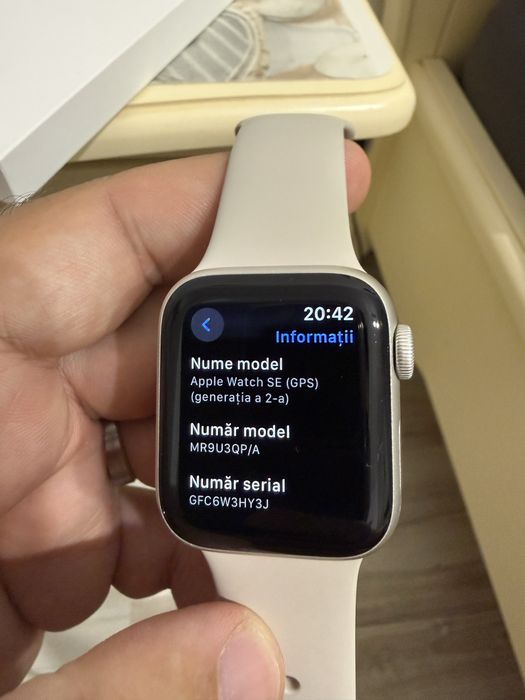 Apple Watch SE (2023) Starlight 40mm Band S/M