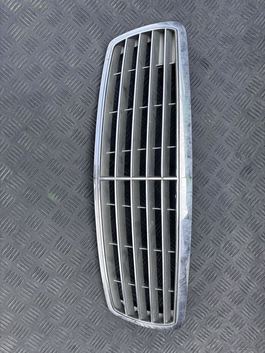 Решетка капота мерседес w 211