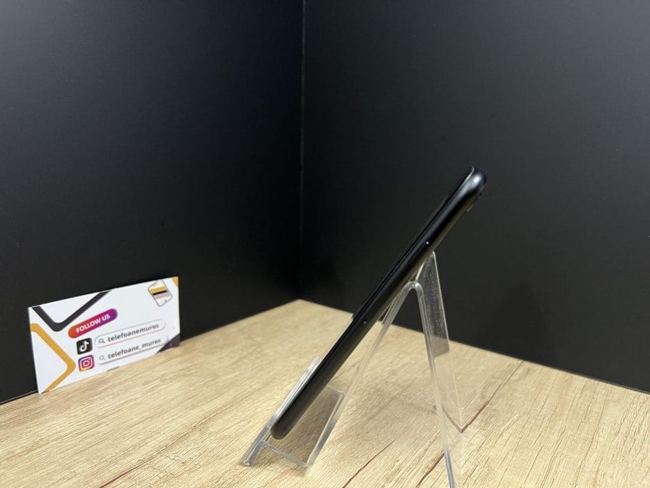 iPhone SE(2020) 64Gb Black Second-Hand Bun 3 ani garanție, Telefoane M